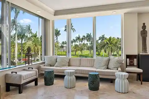 Lovely Condominium on Palm Beach Island