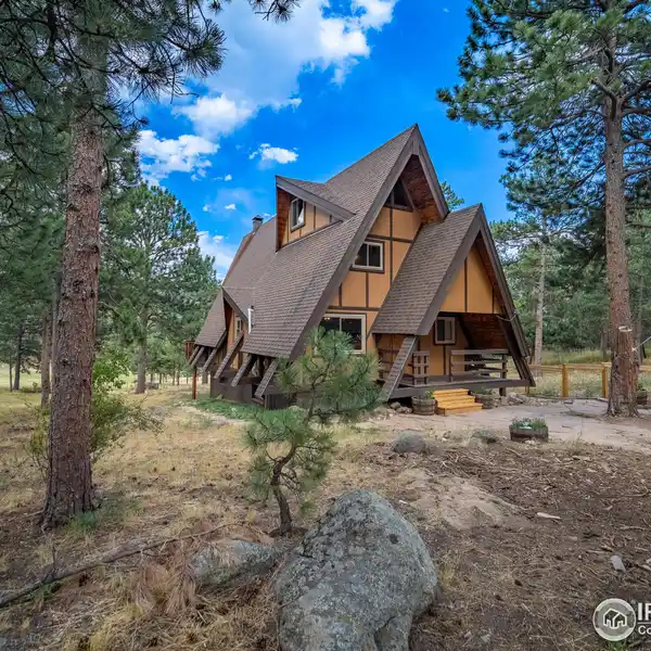 OUTSTANDING HOME IN THE MAJESTIC SUGARLOAF AREA IN BOULDER