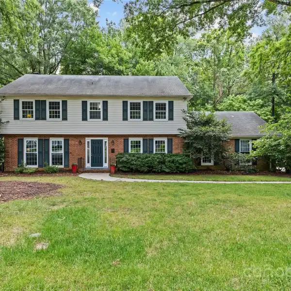 EXPANSIVE HOME IN COVETED MOUNTAINBROOK