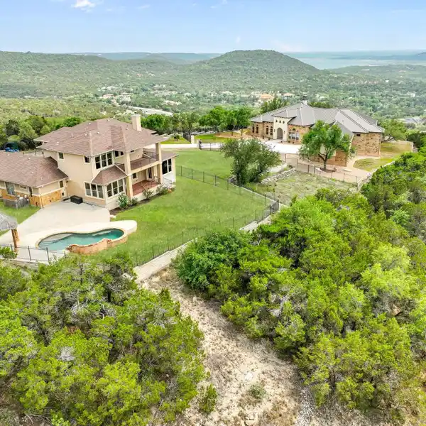 ULTIMATE BLEND OF SPACE AND PRIVACY