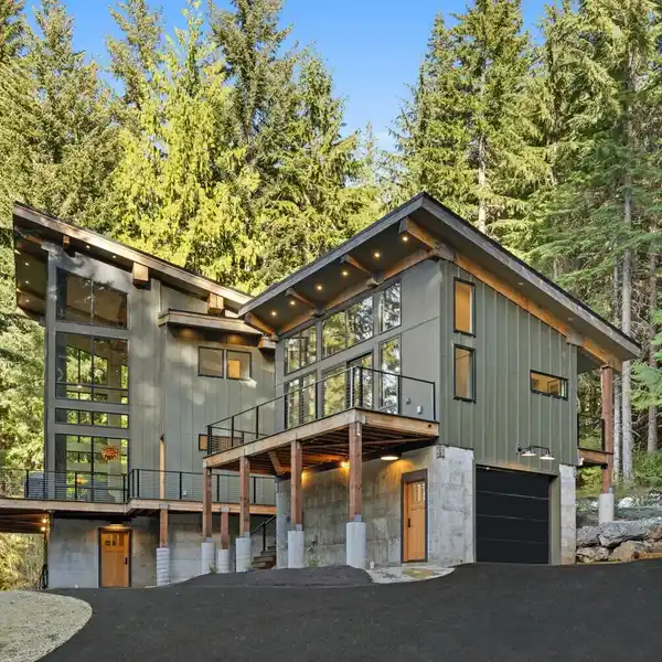 STUNNING WOODLAND RETREAT