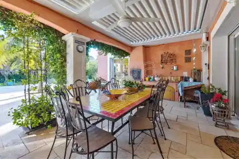 Magnificent Neo-Provençal Villa