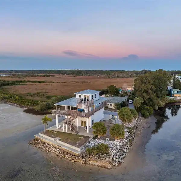 HIDDEN WATERFRONT RETREAT