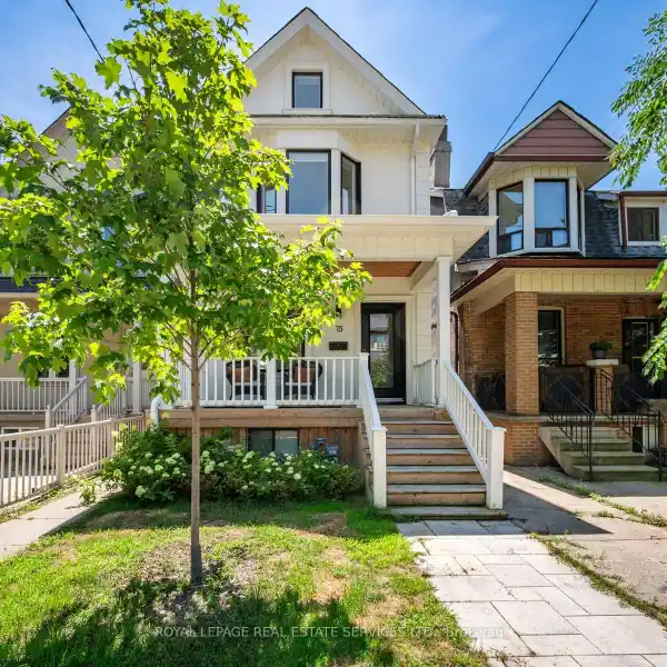 STYLISCH FAMILY-FRIENDLY HOME IN CHRISTIE-DUPONT