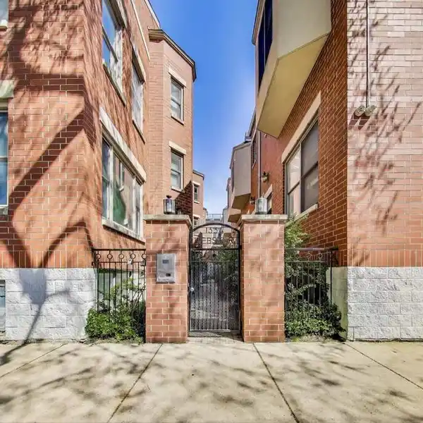 LINCOLN PARK TOWNHOME