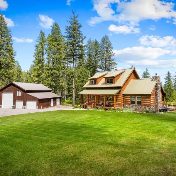 STUNNING PRIVATE MOUNTAIN RETREAT ON TWENTY ACRES