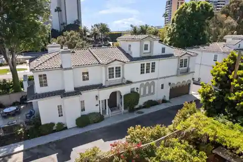 Privacy and Luxury in an Exclusive Gated Enclave