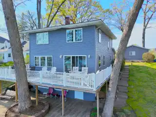 Spectacular Completely Renovated Magician Lake Home