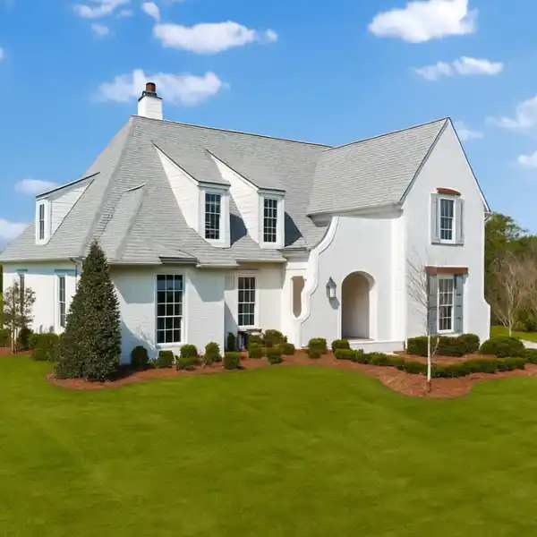 NEW CONSTRUCTION IN SOUGHT-AFTER EASTMANS PRESERVE