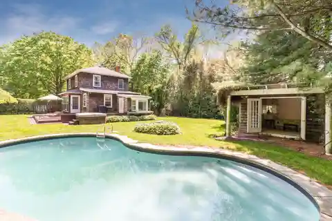 Charming Farmhouse Retreat
