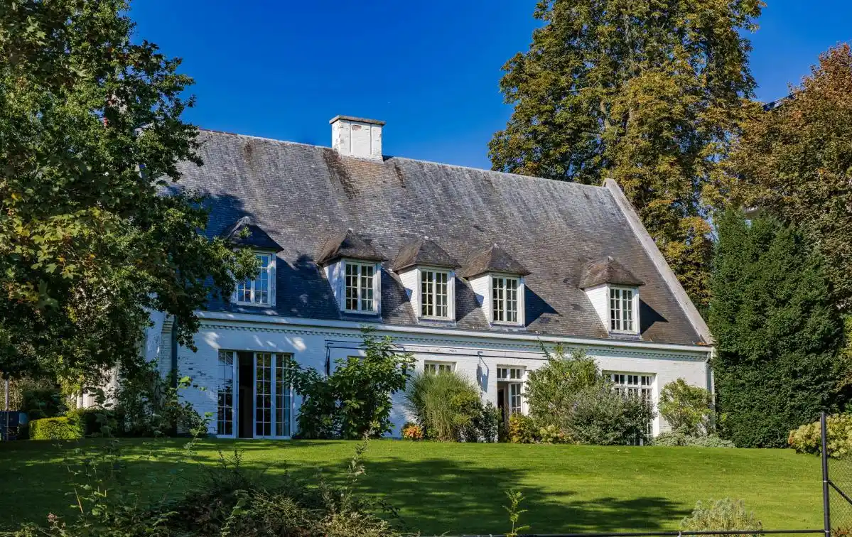 Spacious Villa on Magnificent Property