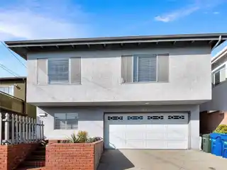 Coastal Living in This Spacious, Light-Filled Home