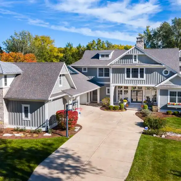 CASUAL ELEGANCE BLENDED WITH NANTUCKET-INSPIRED ESTATE