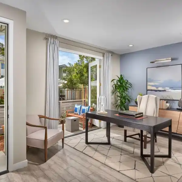 STUNNING TOWNHOME IN WINSLOWE