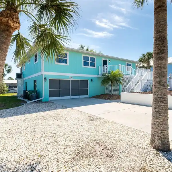 WATERFRONT BOATABLE RETREAT WITH DEEP WATER ACCESS