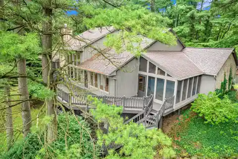 Beautifully Updated Saginaw Hills Home