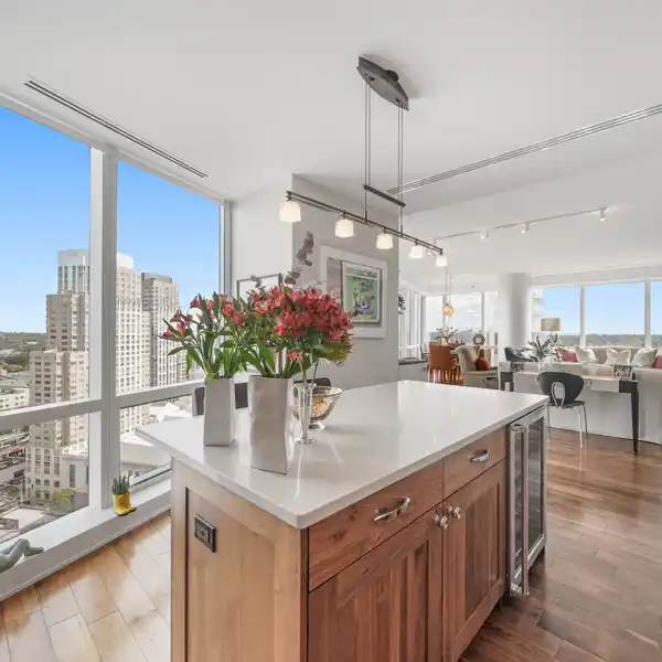 SOPHISTICATED RESIDENCE  WITH SWEEPING VIEWS