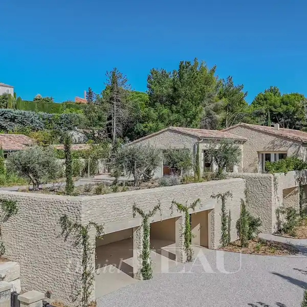 GORGEOUS CONTEMPORARY STONE VILLA