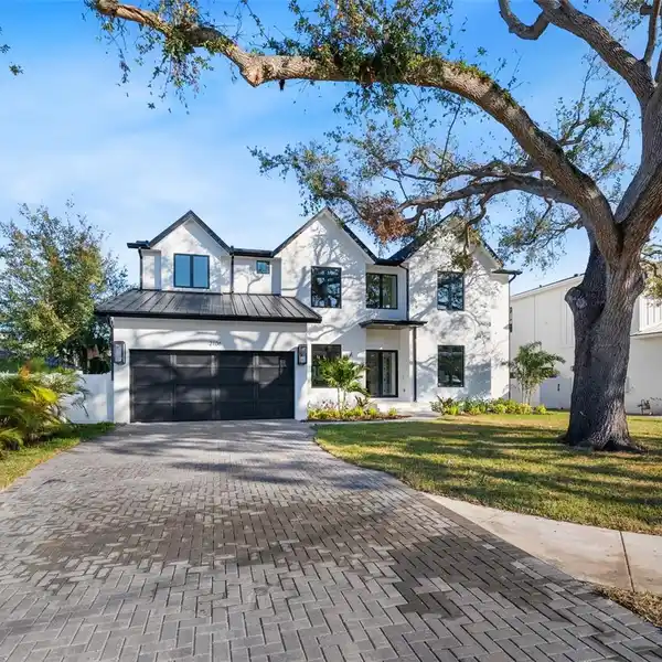 ELEGANT NEW TRANSITIONAL HOME
