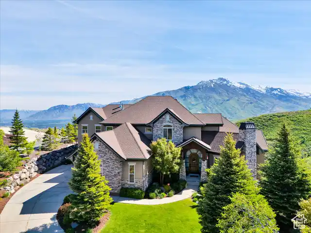 One-of-a-kind House in a One-in-a-million Neighborhood