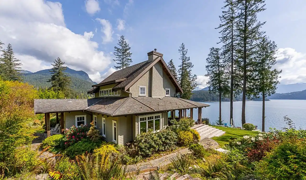 Spectacular Gambier Island Waterfront Property