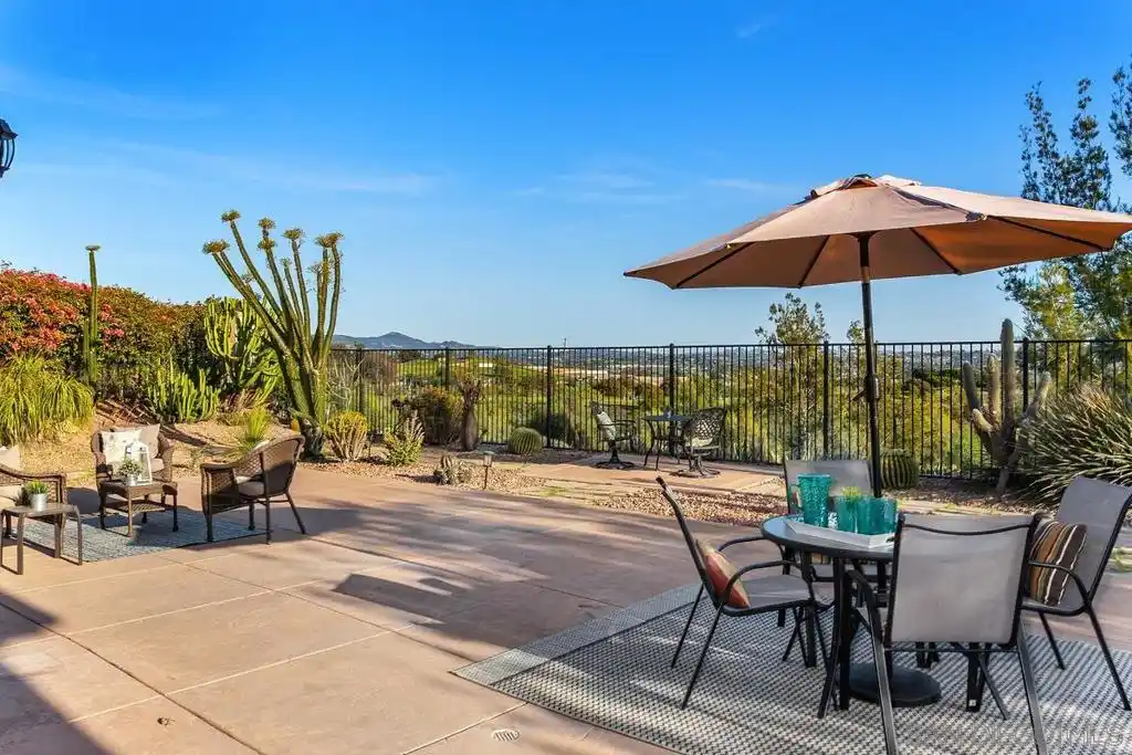 Spacious Golf Course Property