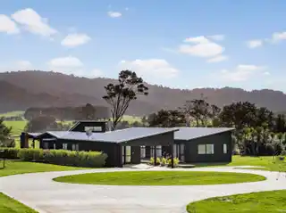 Immaculate Property with a Self-Sufficient Edge