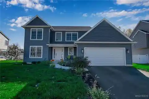 Exceptional Modern Elegance with Gourmet Kitchen