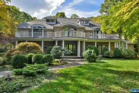 Exquisite Five Bedroom Home