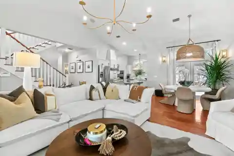 Beach House in Tranquil Summer Ridge