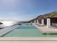LUXURY SEAFRONT VILLA IN MYKONOS