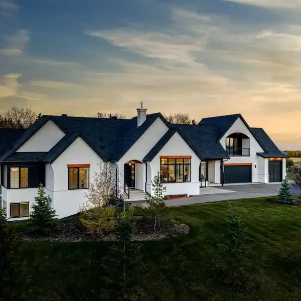 STUNNING SOUTHWEST CALGARY HOME ON 2.4 ACRES