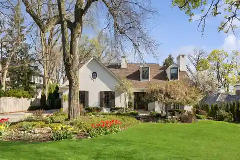 Comfort and Grace in Southeast Hinsdale