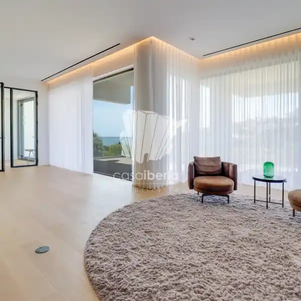 LUXURY AND SOPHISTICATION BY THE SEA