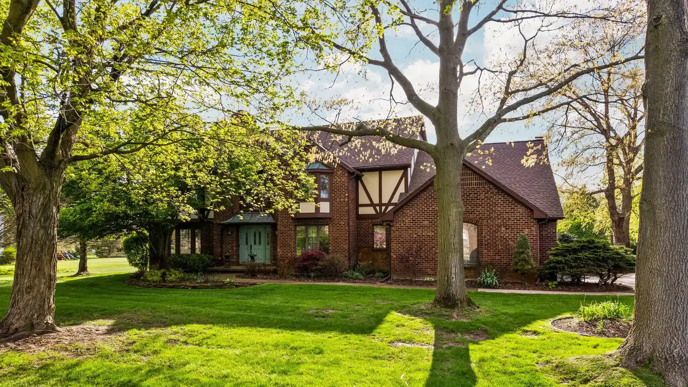 Stately Custom Home in Tanglewood