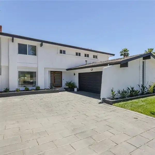 BEAUTIFULLY UPDATED HOME IN DESIRABLE WEST HILLS