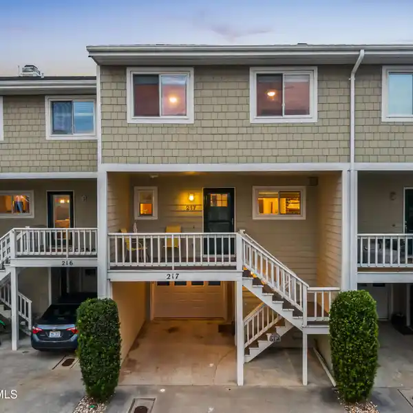 WATERFRONT TOWNHOME WITH SWEEPING INTRACOASTAL VIEWS