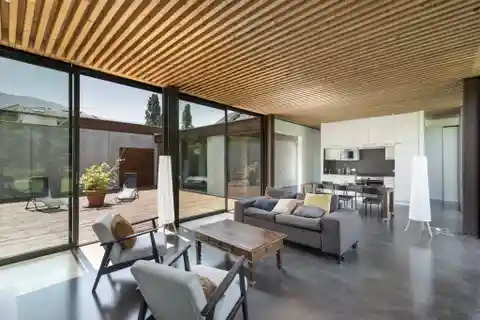 Light-Filled Contemporary Villa
