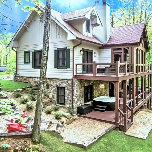 FULLY FURNISHED LUXURY MOUNTAIN RETREAT