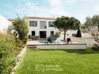 CONFORTABLE VILLA FAMILIAR EN UNA ZONA MUY SOLICITADA