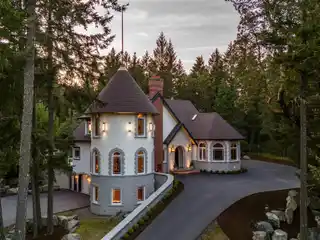 Chateau Highlands