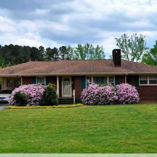 EXPANSIVE PROPERTY IN GREAT LOCATION