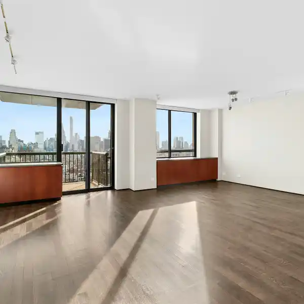 SUPERB SKYLINE AND CENTRAL PARK VIEWS