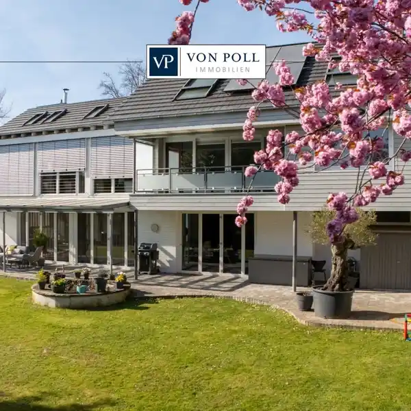 DETACHED FAMILY HOUSE WITH SEPARATE APARTMENT AND LARGE GARDEN