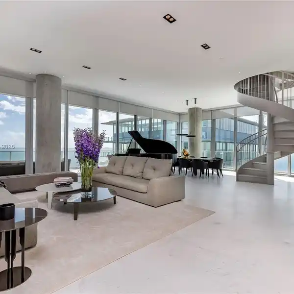 BREATHTAKING PENTHOUSE AT PRESTIGIOUS GROVE AT GRAND BAY