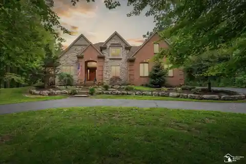 Beautiful Estate on over 13 Acres