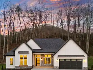 Luxury One-Level Home in Prestigious Keswick Hills