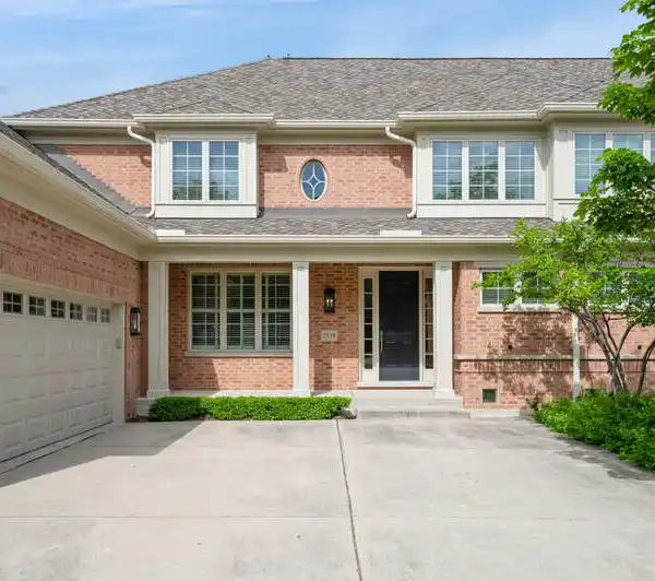 BEAUTIFUL HAMPTON VILLA