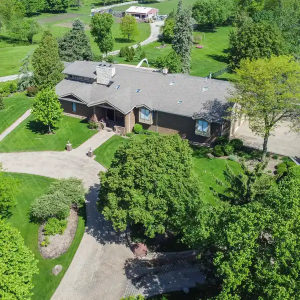 VACATION-INSPIRED LUXURY HOME