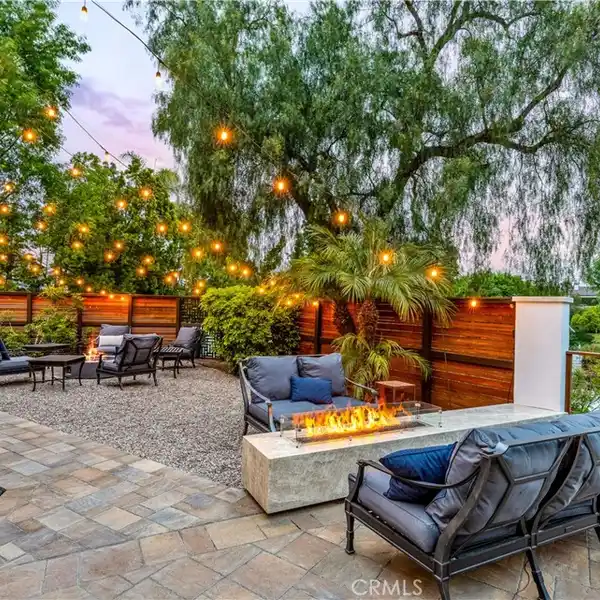 STUNNING ESTATE IN EQUESTRIAN HILLS